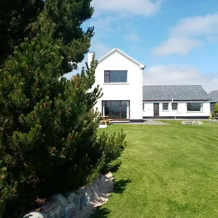 Feriehus Beautiful Castle View House Tullaghanbawn *